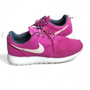 Nike Roshe One Women’s White Club Pink Running Shoes Size 8.5 #511882-605